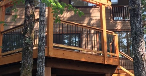 custom-wooden-back-porch